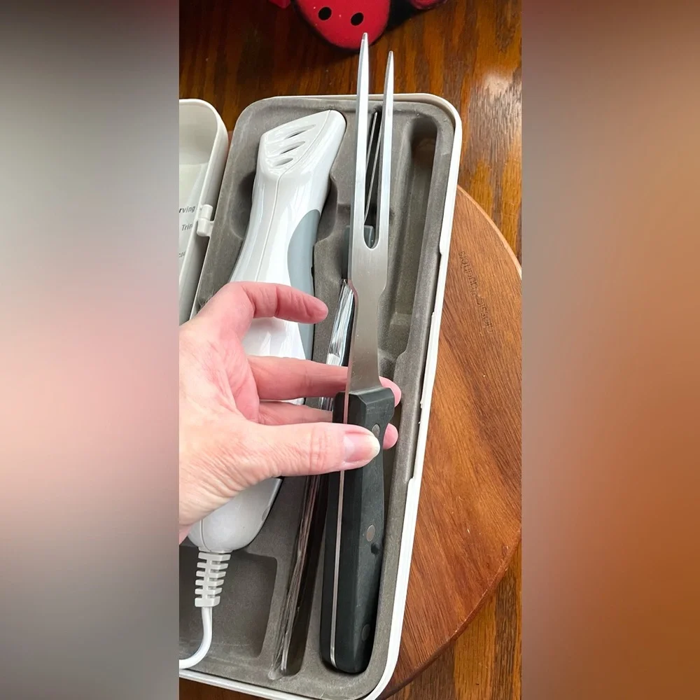 Oster Electric Carving Knife with Cutting Blade & Fork - Case Included